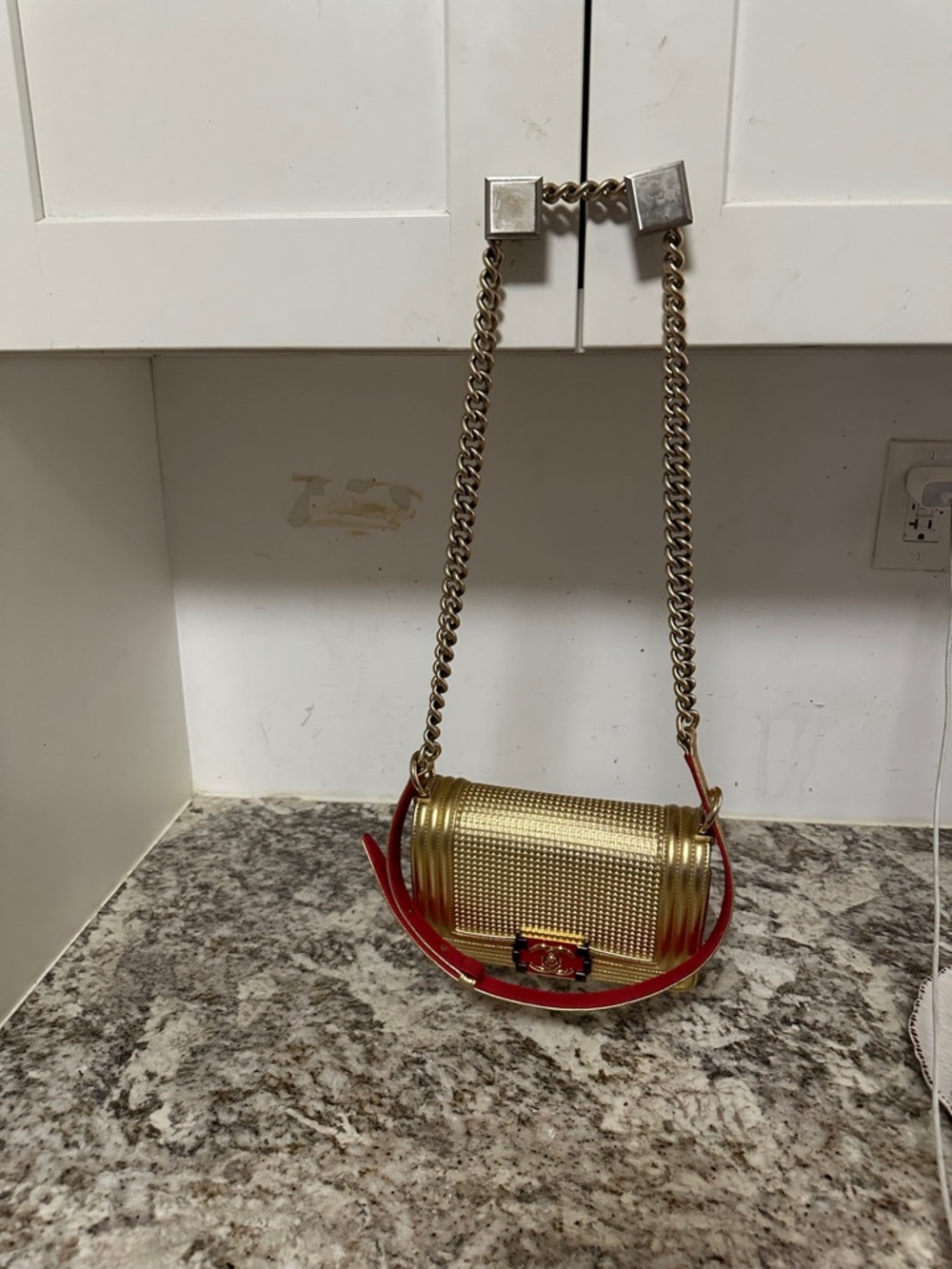 CHANEL Gold Shoulder Bag with Red Accent Strap (PREOWNED). - Picture 5 of 15